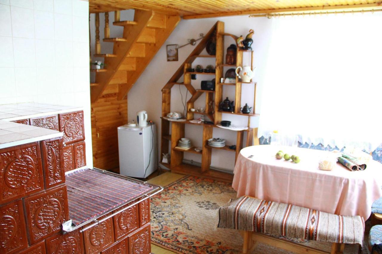Hotel У Андрія à Yaremtche Extérieur photo