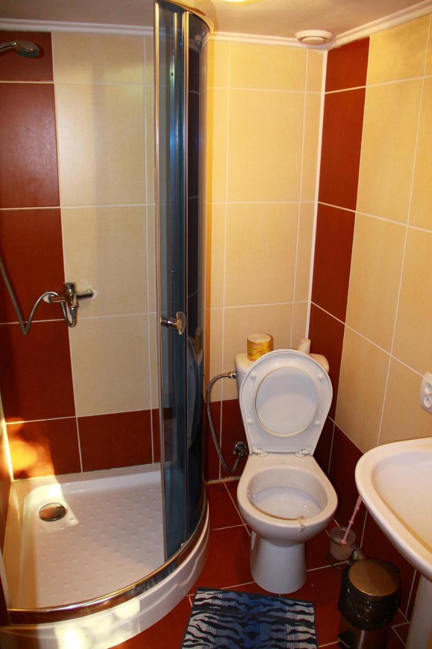Hotel У Андрія à Yaremtche Extérieur photo