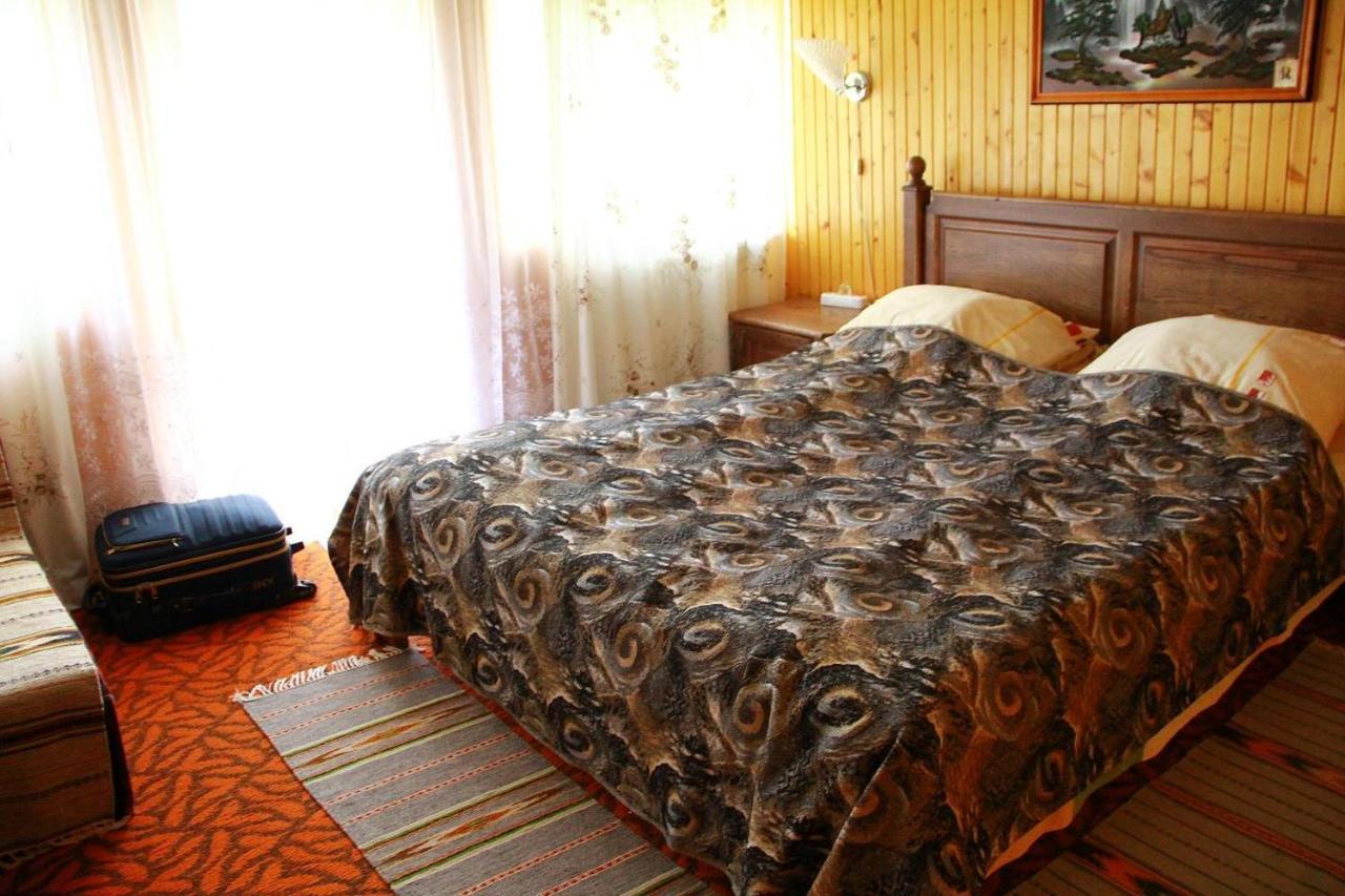 Hotel У Андрія à Yaremtche Extérieur photo